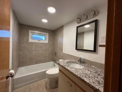 272 Frederica Street W, Thunder Bay, ON - Indoor Photo Showing Bathroom