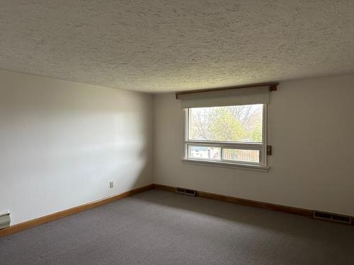 272 Frederica Street W, Thunder Bay, ON - Indoor Photo Showing Other Room