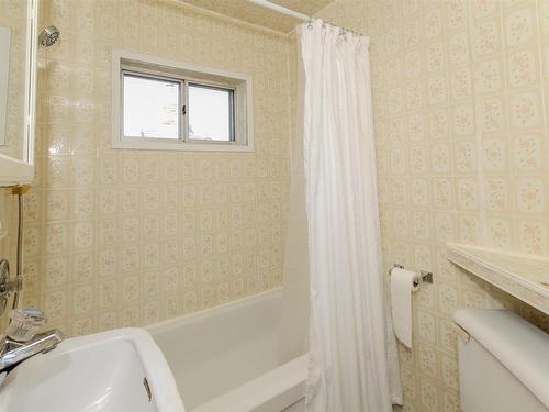 210 Norah Street N, Thunder Bay, ON - Indoor Photo Showing Bathroom