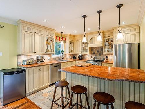 Kitchen - 139  - 139A Ch. Bernier, Sutton, QC - Indoor Photo Showing Kitchen With Upgraded Kitchen