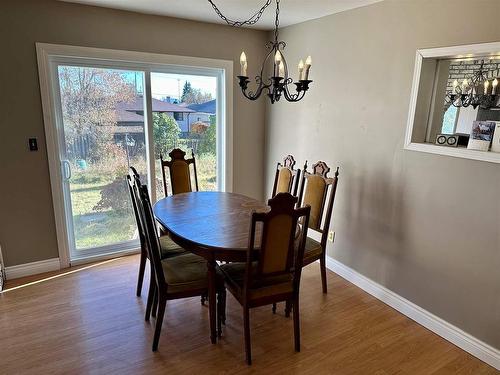 209 Regina Avenue, Thunder Bay, ON - Indoor Photo Showing Dining Room