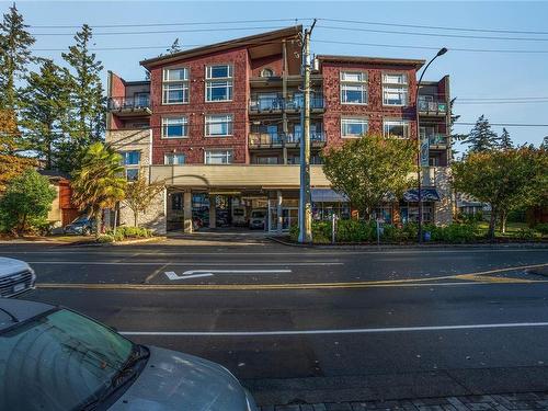 204-844 Goldstream Ave, Langford, BC - Outdoor