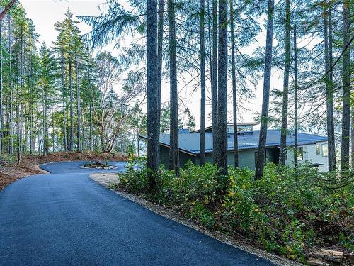 404 Wilkie Way, Salt Spring, BC 