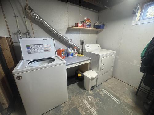 407 High Street S, Thunder Bay, ON - Indoor Photo Showing Laundry Room