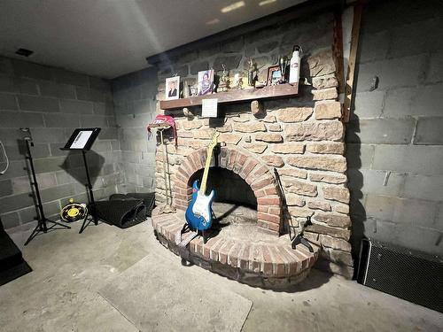 825 Mcintosh Street, Thunder Bay, ON - Indoor Photo Showing Other Room With Fireplace