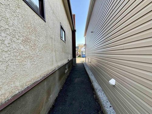 825 Mcintosh Street, Thunder Bay, ON - Indoor Photo Showing Other Room