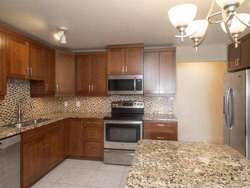 3237 Chilton Ave., Thunder Bay, ON - Indoor Photo Showing Kitchen With Double Sink