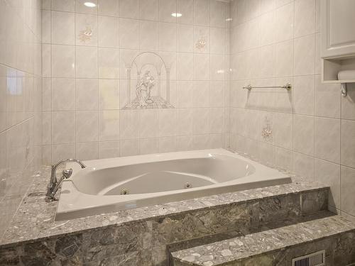 3237 Chilton Ave., Thunder Bay, ON - Indoor Photo Showing Bathroom