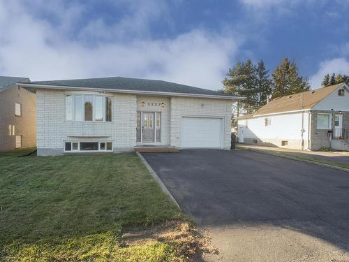 3237 Chilton Ave., Thunder Bay, ON - Outdoor