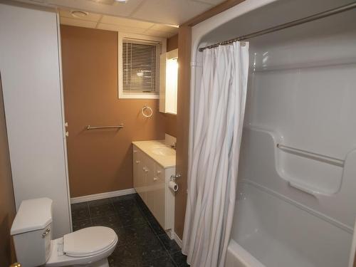 3237 Chilton Ave., Thunder Bay, ON - Indoor Photo Showing Bathroom