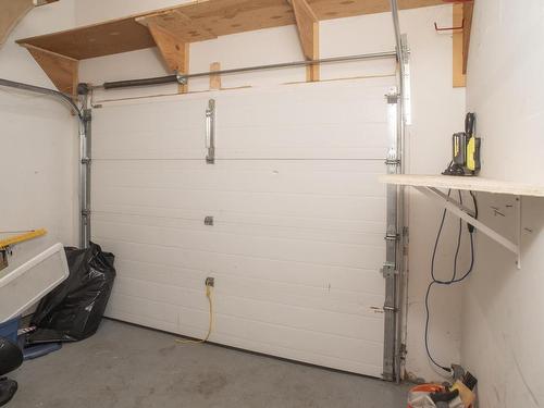 3237 Chilton Ave., Thunder Bay, ON - Indoor Photo Showing Garage