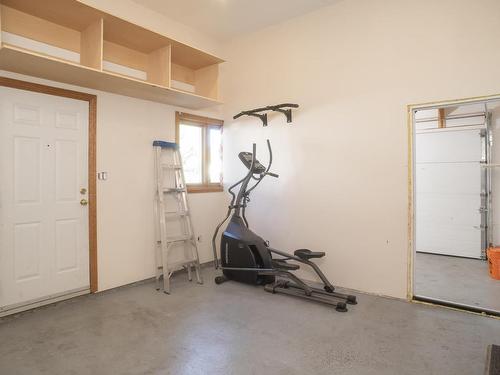 3237 Chilton Ave., Thunder Bay, ON - Indoor Photo Showing Gym Room