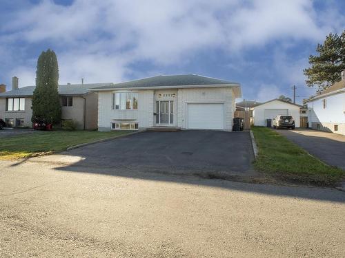 3237 Chilton Ave., Thunder Bay, ON - Outdoor