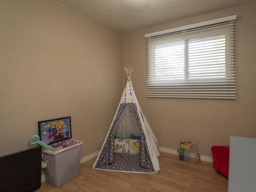 402 Brant St, Thunder Bay, ON - Indoor Photo Showing Other Room