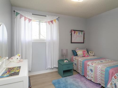 402 Brant St, Thunder Bay, ON - Indoor Photo Showing Bedroom