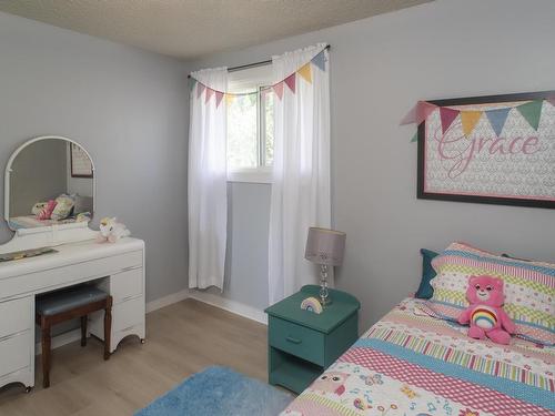 402 Brant St, Thunder Bay, ON - Indoor Photo Showing Bedroom