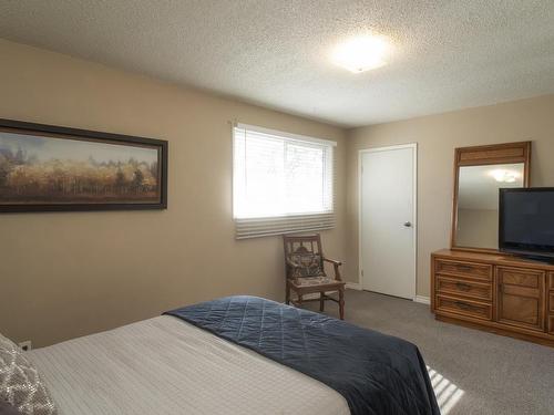 402 Brant St, Thunder Bay, ON - Indoor Photo Showing Bedroom