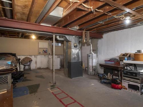 402 Brant St, Thunder Bay, ON - Indoor Photo Showing Basement