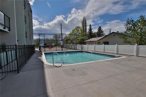 414-2555 Lakeshore Road, Vernon, BC - Outdoor With In Ground Pool