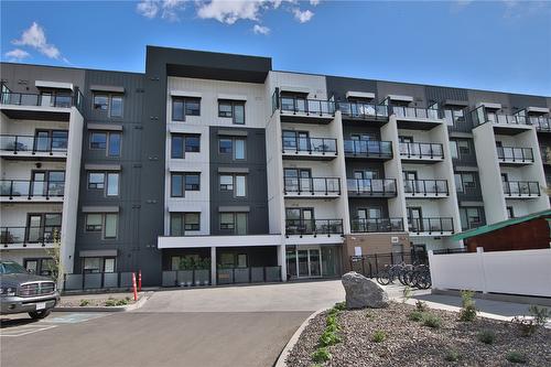 414-2555 Lakeshore Road, Vernon, BC - Outdoor With Facade