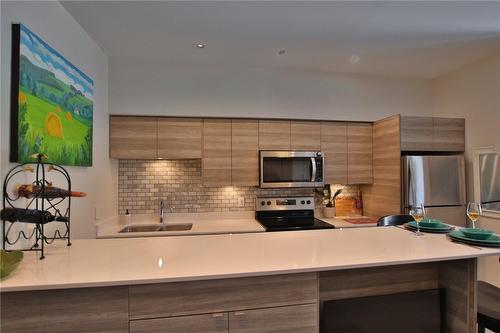 414-2555 Lakeshore Road, Vernon, BC - Indoor Photo Showing Kitchen With Double Sink With Upgraded Kitchen