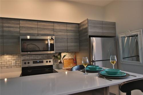 414-2555 Lakeshore Road, Vernon, BC - Indoor Photo Showing Kitchen With Upgraded Kitchen