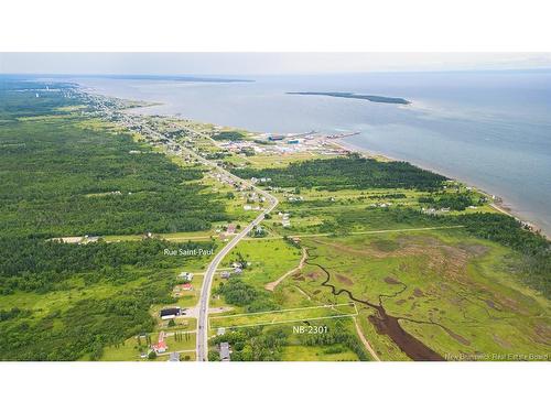 Na Rue St-Paul, Bas-Caraquet, NB 