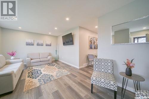 529 Toronto Street, Regina, SK - Indoor Photo Showing Living Room