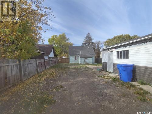 31 Charles Crescent, Regina, SK - Outdoor