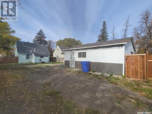 31 Charles Crescent, Regina, SK - Outdoor