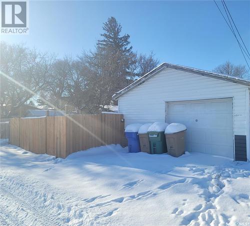 31 Charles Crescent, Regina, SK - Outdoor