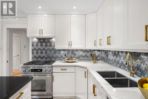 31 Cheval Drive, Toronto, ON - Indoor Photo Showing Kitchen With Double Sink With Upgraded Kitchen