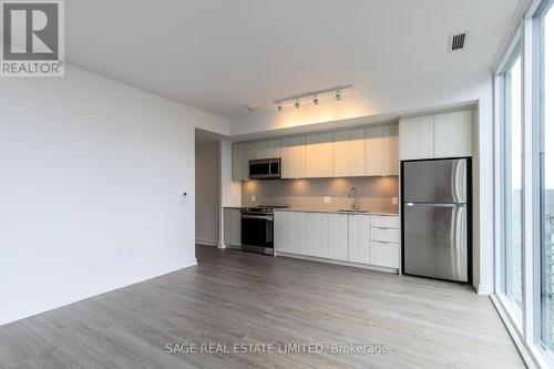 3903 - 357 King Street W, Toronto, ON - Indoor Photo Showing Kitchen