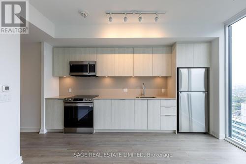 3903 - 357 King Street W, Toronto, ON - Indoor Photo Showing Kitchen