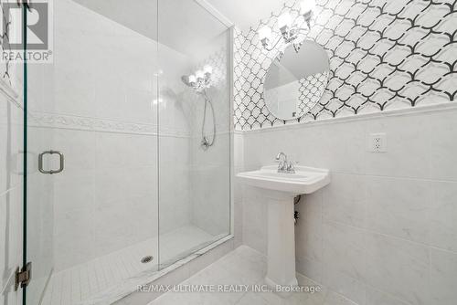 5 - 578 Spadina Avenue, Toronto, ON - Indoor Photo Showing Bathroom