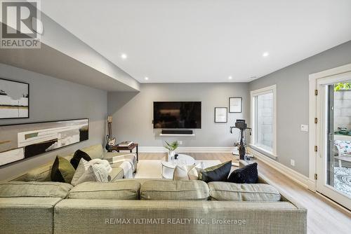 5 - 578 Spadina Avenue, Toronto, ON - Indoor Photo Showing Living Room