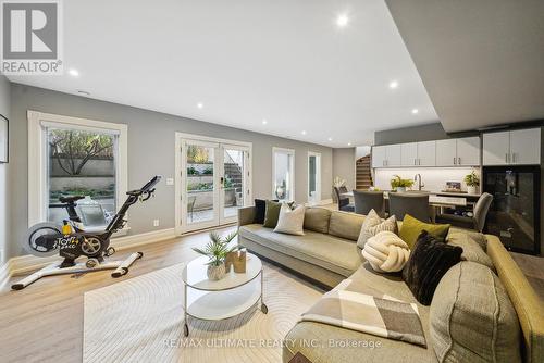 5 - 578 Spadina Avenue, Toronto, ON - Indoor Photo Showing Living Room