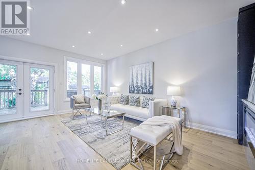 502 Mortimer Avenue, Toronto, ON - Indoor Photo Showing Living Room