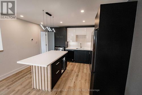 1426 Birchcliffe Court, Oshawa, ON - Indoor Photo Showing Kitchen