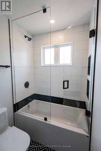 1426 Birchcliffe Court, Oshawa, ON - Indoor Photo Showing Bathroom