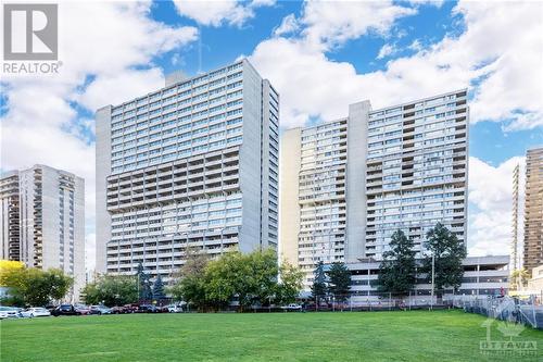 530 Laurier Avenue Unit#1510, Ottawa, ON - Outdoor With Facade