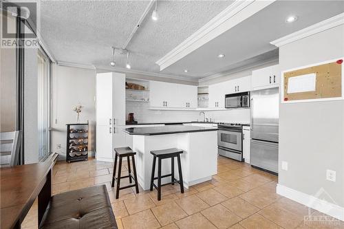 530 Laurier Avenue Unit#1510, Ottawa, ON - Indoor Photo Showing Kitchen