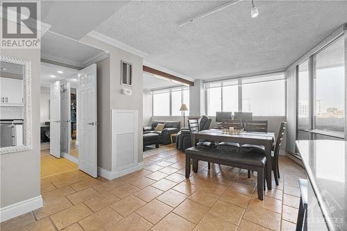 530 Laurier Avenue Unit#1510, Ottawa, ON - Indoor Photo Showing Dining Room