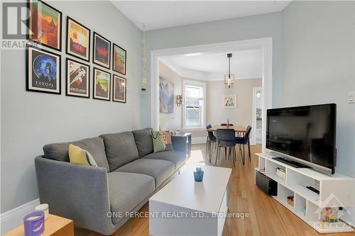 96 Lees Avenue, Ottawa, ON - Indoor Photo Showing Living Room