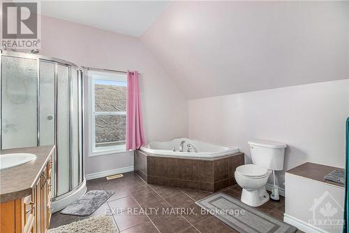 1991 Finch-Winchester Boundary Road, North Stormont, ON - Indoor Photo Showing Bathroom