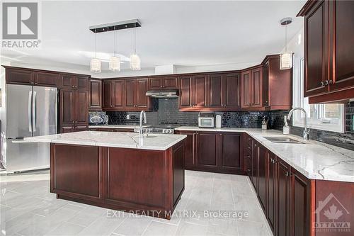 1991 Finch-Winchester Boundary Road, North Stormont, ON - Indoor Photo Showing Kitchen With Double Sink With Upgraded Kitchen