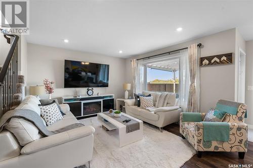 259 Eaton Crescent, Saskatoon, SK - Indoor Photo Showing Living Room