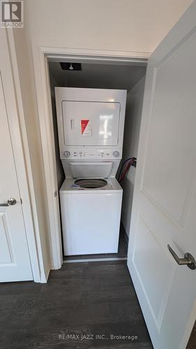 D - 22 Lookout Drive, Clarington (Bowmanville), ON - Indoor Photo Showing Laundry Room