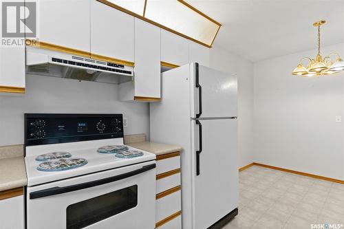 101 214 Ross Avenue, Dalmeny, SK - Indoor Photo Showing Kitchen