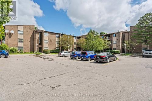 116 - 300 Everglade Crescent, London, ON - Outdoor